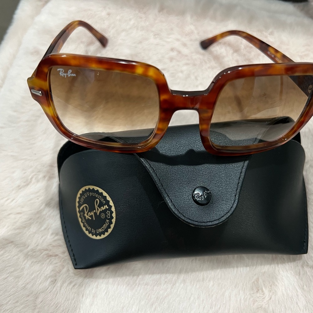 Ray-Ban Amber Tortoise Sunglasses